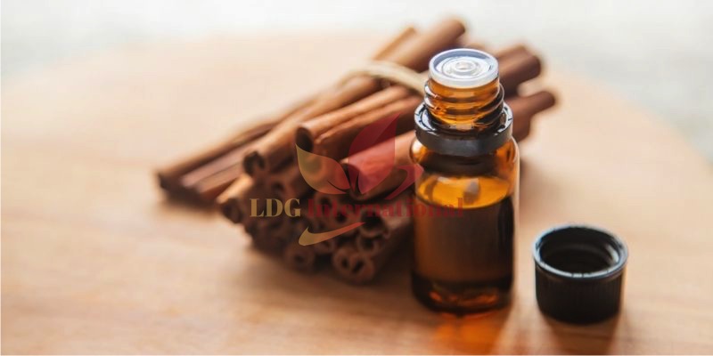 Cinnamons Oil